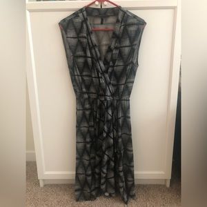BCBG wrap dress size S gray plaid lightweight